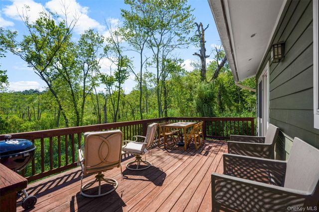 42 Hollow Oak Road, Chappaqua, NY 10514