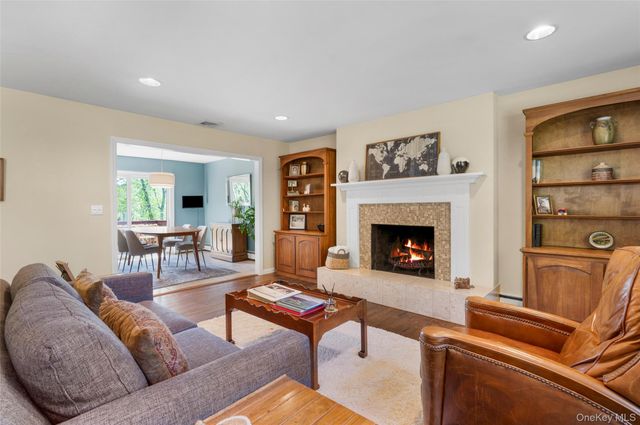 42 Hollow Oak Road, Chappaqua, NY 10514