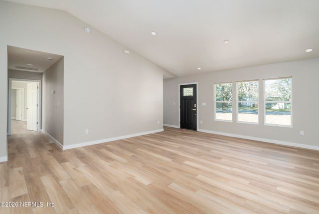 911 N 14TH Street, Palatka, FL 32177