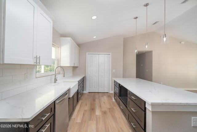 911 N 14TH Street, Palatka, FL 32177