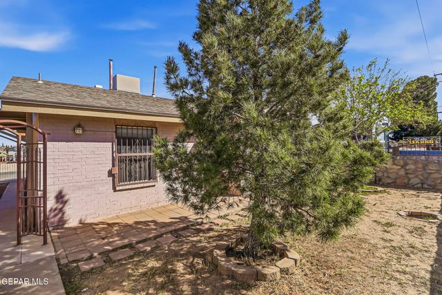 861 FRAGRANT ASH Place, El Paso, TX 79907