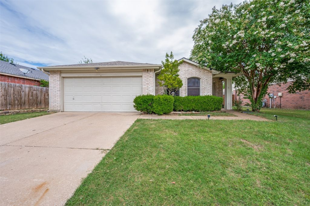 8405 Seven Oaks Lane, Denton, TX 76210