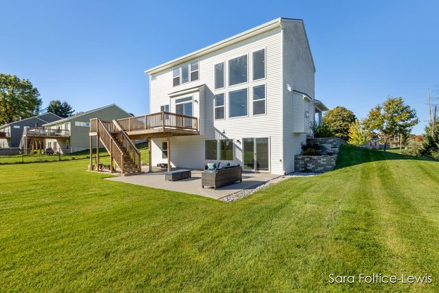 5810 Thornapple River Drive, Grand Rapids, MI 49512