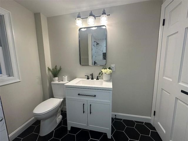 109 Kaufman Road, Tiverton, RI 02878