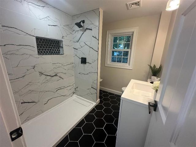 109 Kaufman Road, Tiverton, RI 02878