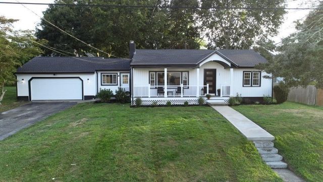 109 Kaufman Road, Tiverton, RI 02878