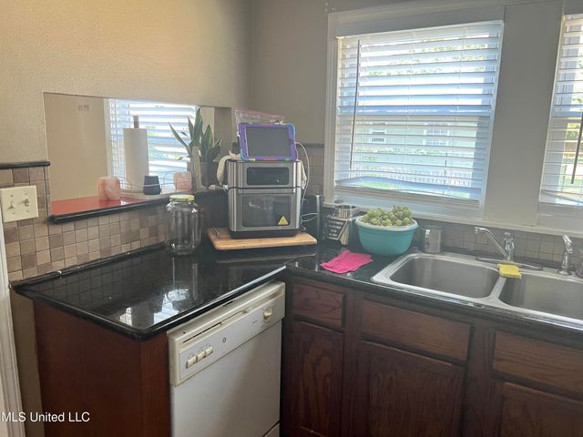 2004 Martin Street, Pascagoula, MS 39581