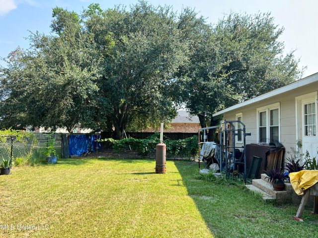 2004 Martin Street, Pascagoula, MS 39581
