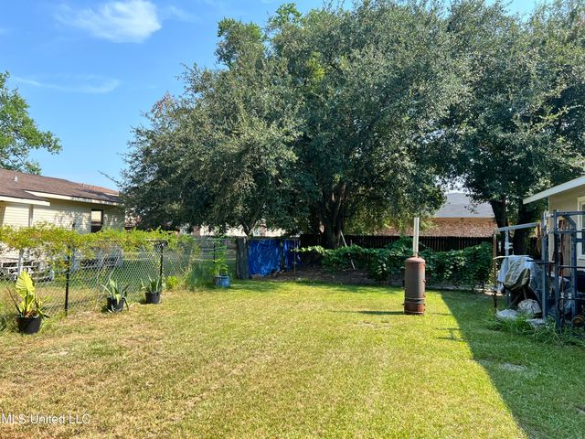 2004 Martin Street, Pascagoula, MS 39581