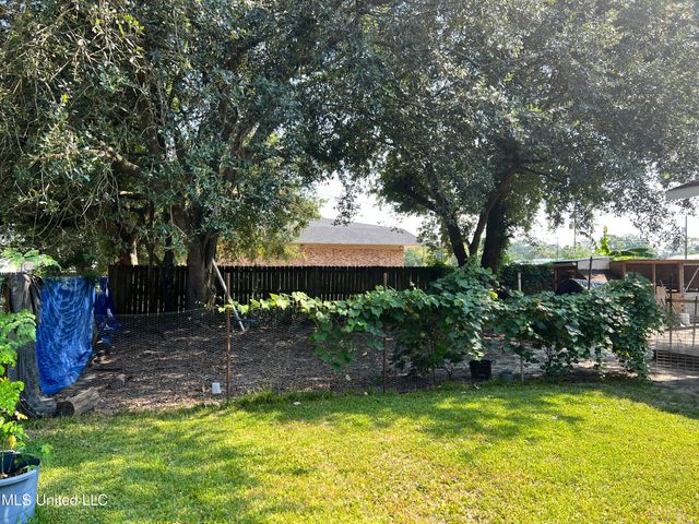 2004 Martin Street, Pascagoula, MS 39581