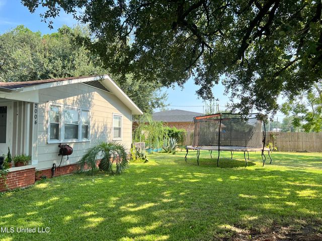 2004 Martin Street, Pascagoula, MS 39581