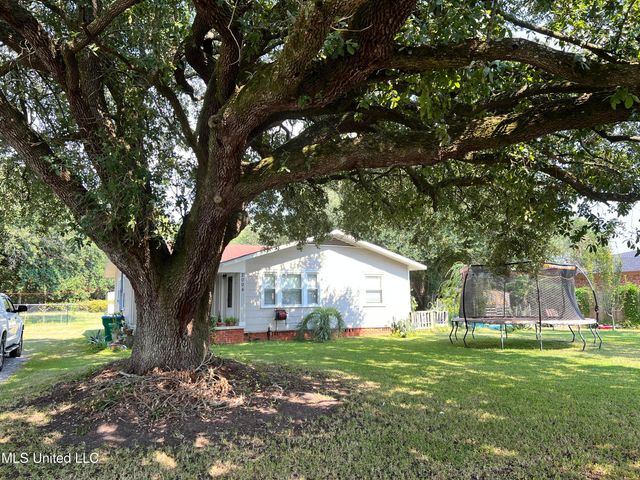 2004 Martin Street, Pascagoula, MS 39581