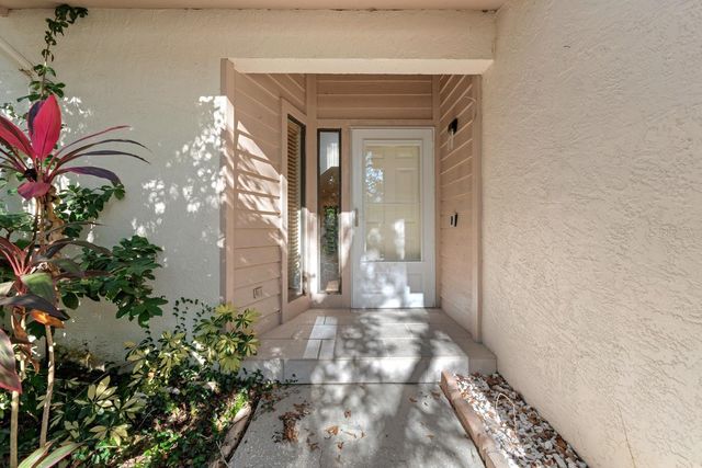 1919 WHISPERING WAY, Tarpon Springs, FL 34689