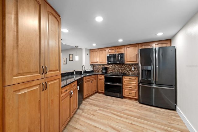 1919 WHISPERING WAY, Tarpon Springs, FL 34689