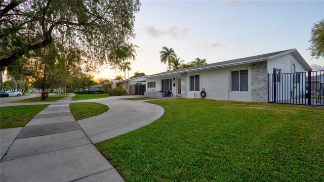 9311 Sterling Dr, Cutler Bay, FL 33157