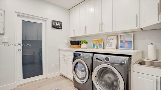 9311 Sterling Dr, Cutler Bay, FL 33157