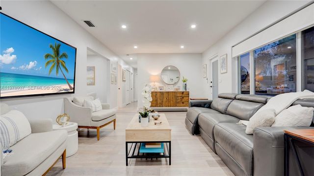 9311 Sterling Dr, Cutler Bay, FL 33157