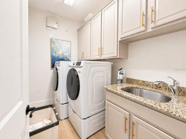 7503 LAKE ALBERT DR, Windermere, FL 34786