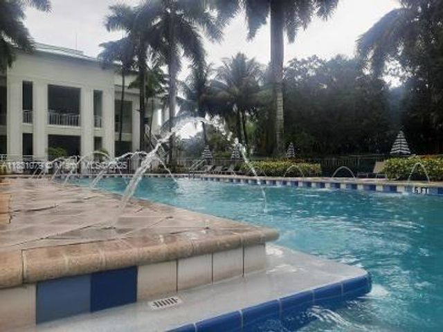 5300 NW 87th Ave 1504, Doral, FL 33178