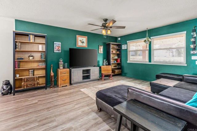 1554 W Country Club Lane, Escondido, CA 92026