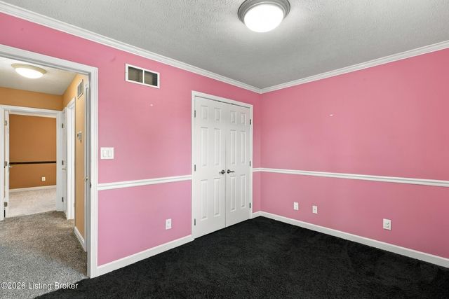 6314 Winding Stream Dr, Louisville, KY 40272