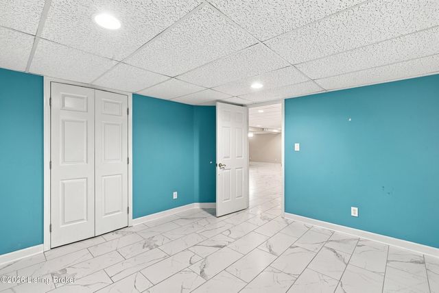 6314 Winding Stream Dr, Louisville, KY 40272