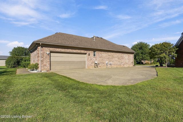 6314 Winding Stream Dr, Louisville, KY 40272