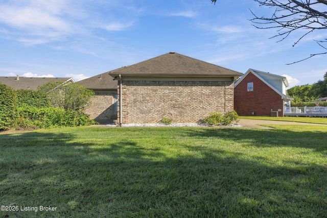 6314 Winding Stream Dr, Louisville, KY 40272
