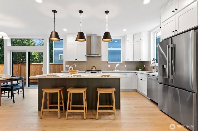 1707 NE 117th Street, Seattle, WA 98125