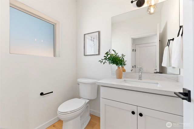 1707 NE 117th Street, Seattle, WA 98125