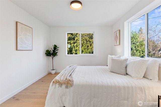 1707 NE 117th Street, Seattle, WA 98125