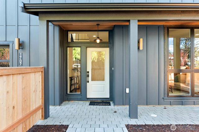 1707 NE 117th Street, Seattle, WA 98125