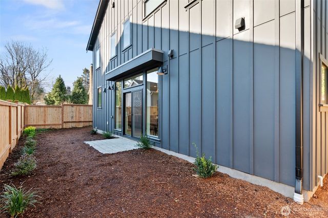 1707 NE 117th Street, Seattle, WA 98125