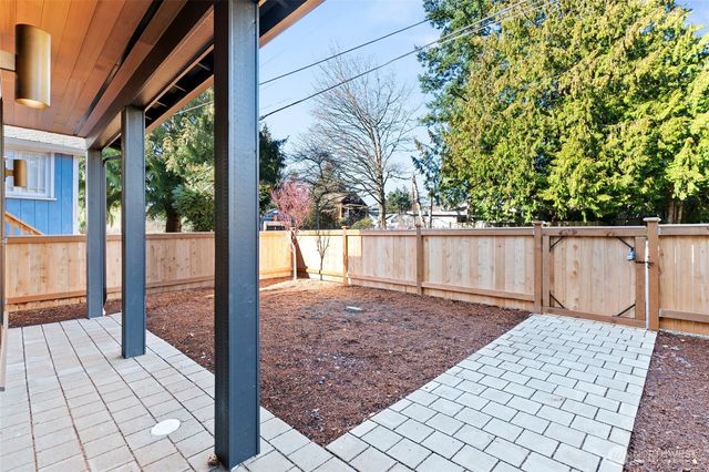 1707 NE 117th Street, Seattle, WA 98125