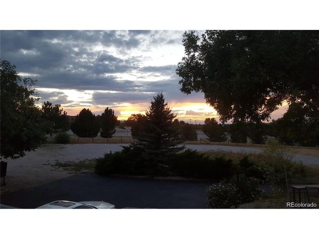 6803 S Liverpool St, Centennial, CO 80016