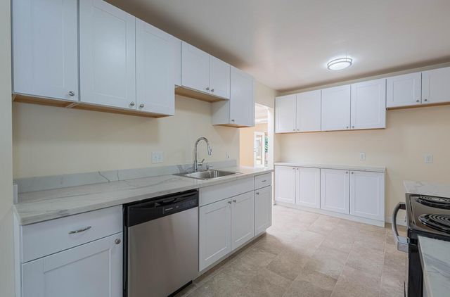 1221 Parkside Street, Salinas, CA 93906