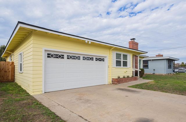 1221 Parkside Street, Salinas, CA 93906