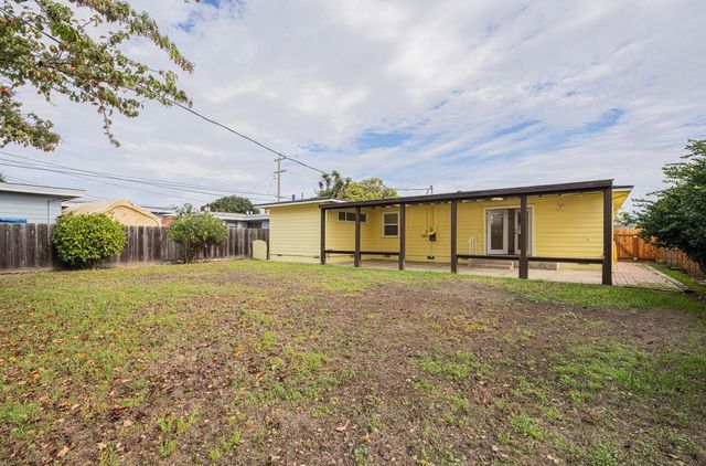 1221 Parkside Street, Salinas, CA 93906