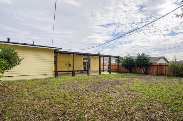 1221 Parkside Street, Salinas, CA 93906