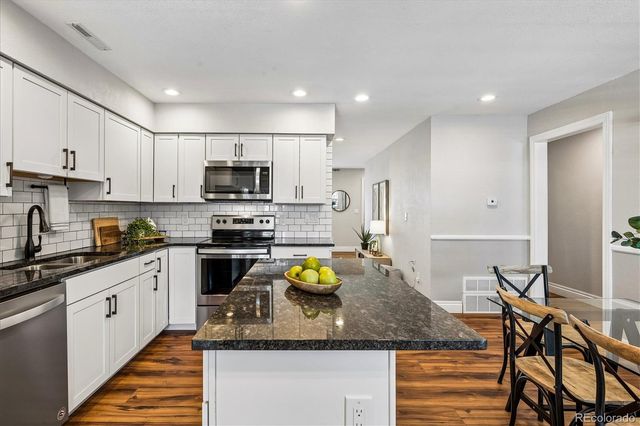 7110 S Gaylord Street L7, Centennial, CO 80122
