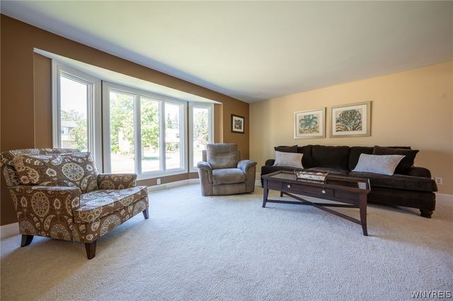 26 Harwood Road, West Seneca, NY 14224
