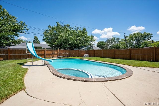 26 Harwood Road, West Seneca, NY 14224