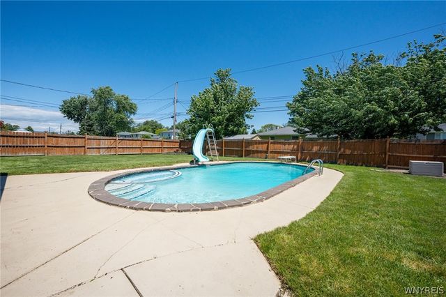 26 Harwood Road, West Seneca, NY 14224