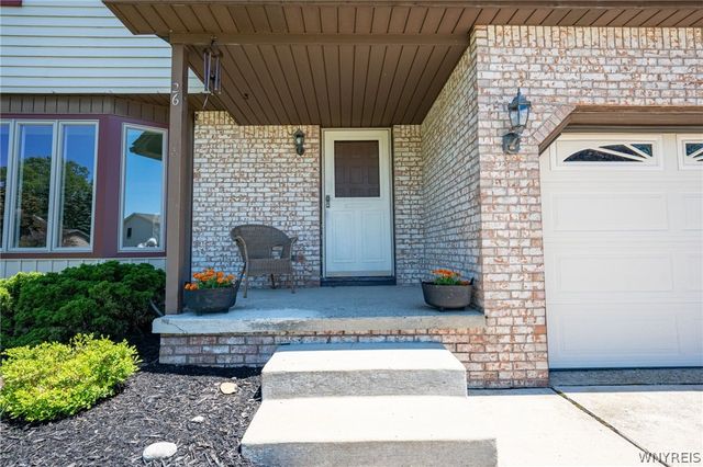 26 Harwood Road, West Seneca, NY 14224