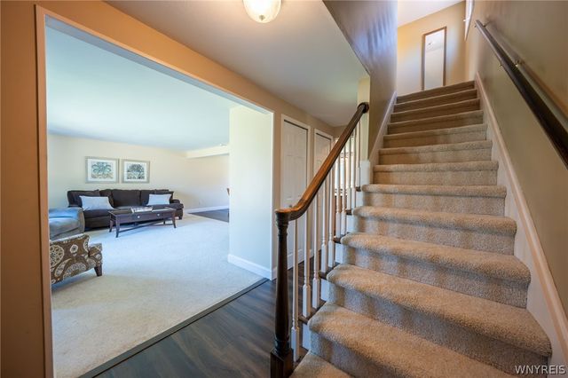 26 Harwood Road, West Seneca, NY 14224
