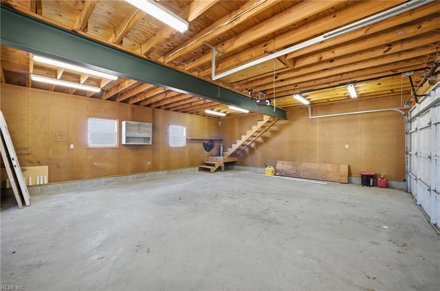 102 Ben Hogan DR, Portsmouth, VA 23701