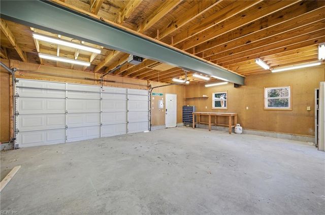 102 Ben Hogan DR, Portsmouth, VA 23701