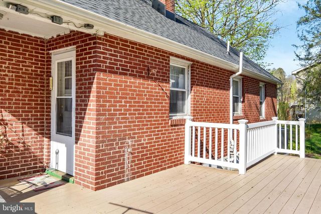 4931 CHAMBERS HILL RD, Harrisburg, PA 17111