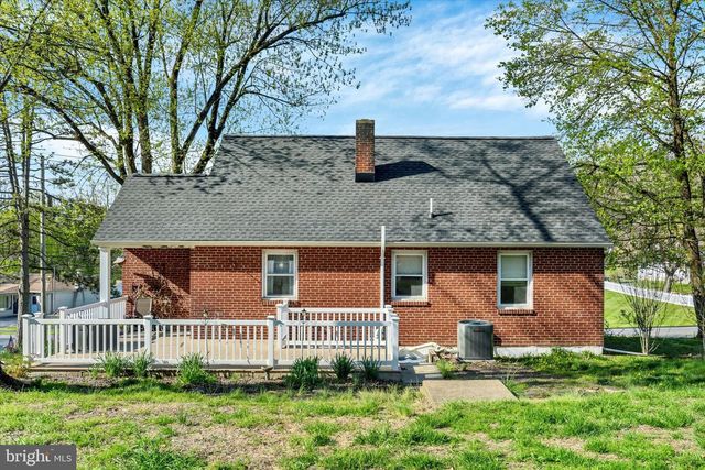 4931 CHAMBERS HILL RD, Harrisburg, PA 17111