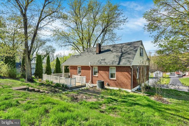 4931 CHAMBERS HILL RD, Harrisburg, PA 17111